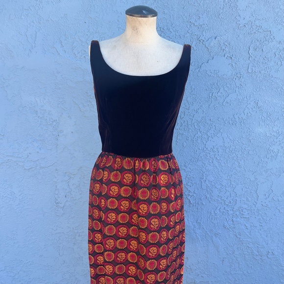Lanz 1960s Dress Mod sheath in small Velvet and Brocade party cocktail - Picture 1 of 12